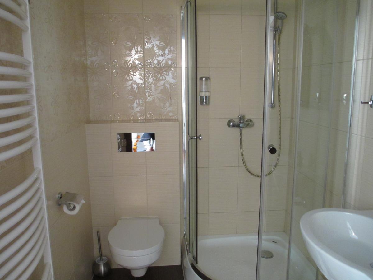 Hotel U Agaty Krosno Exterior foto